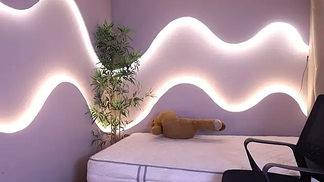 Liorenvyx  online show from May 6, 5:39 pm