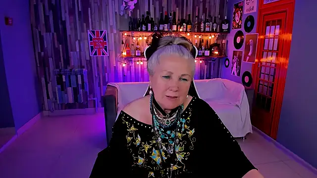 Snapshot of LilaMaharani chatting on June 8, 1:00 pm LilaMaharani online show from June 8, 1:00 pm
