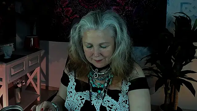 Snapshot of LilaMaharani chatting on June 7, 2:22 pm LilaMaharani online show from June 7, 2:22 pm
