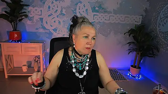 Snapshot of LilaMaharani chatting on May 6, 1:48 pm LilaMaharani online show from May 6, 1:48 pm