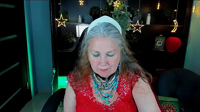 Snapshot of LilaMaharani chatting on June 19, 1:28 pm LilaMaharani online show from June 19, 1:28 pm
