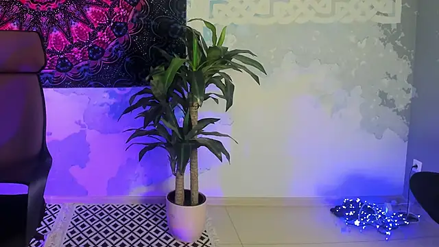 Snapshot of LilaMaharani chatting on June 2, 12:49 pm LilaMaharani online show from June 2, 12:49 pm