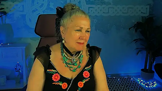 Snapshot of LilaMaharani chatting on May 18, 1:05 pm LilaMaharani online show from May 18, 1:05 pm