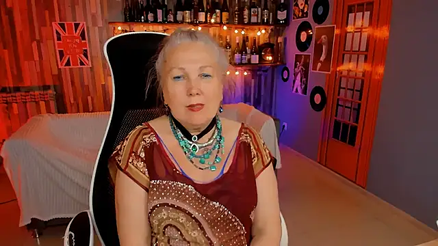 Snapshot of LilaMaharani chatting on May 22, 3:43 pm LilaMaharani online show from May 22, 3:43 pm