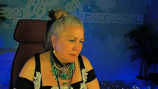 Snapshot of LilaMaharani chatting on May 21, 12:57 pm LilaMaharani online show from May 21, 12:57 pm