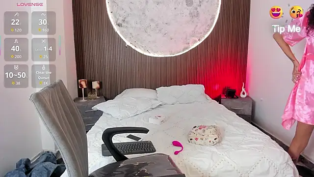 AdharaCruzz  online show from March 21, 9:30 pm