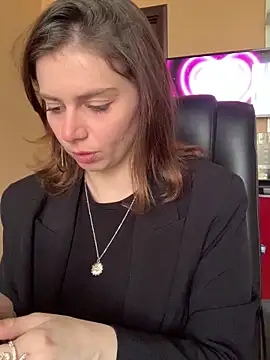 VelvetChloe online show from April 14, 11:59 am