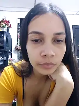 Snapshot of BiancaRoyale chatting on April 24, 7:10 am BiancaRoyale online show from April 24, 7:10 am