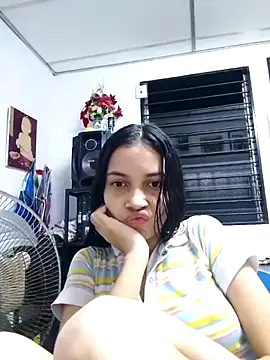 Snapshot of BiancaRoyale chatting on April 23, 8:10 am BiancaRoyale online show from April 23, 8:10 am