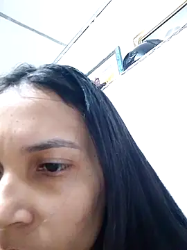 Snapshot of BiancaRoyale chatting on April 29, 6:17 am BiancaRoyale online show from April 29, 6:17 am