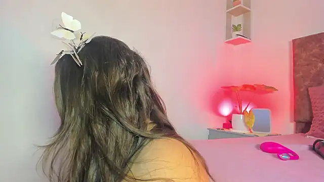 laurengarciaa online show from March 23, 10:42 pm