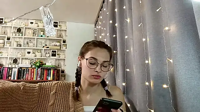 JInaMillsap online show from March 4, 9:17 am