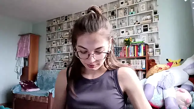 JInaMillsap online show from April 14, 9:03 am