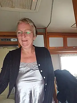 lescoquinsdu40 online show from March 11, 10:09 am