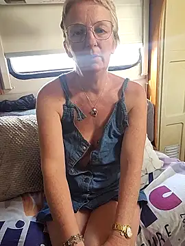 lescoquinsdu40 online show from March 19, 2:28 pm