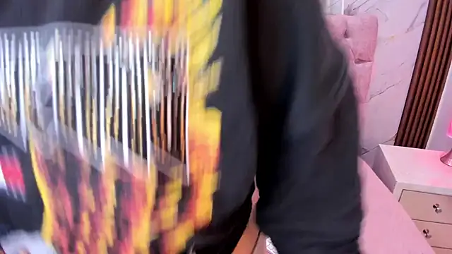 AbrilQuintana  online show from March 19, 11:32 am