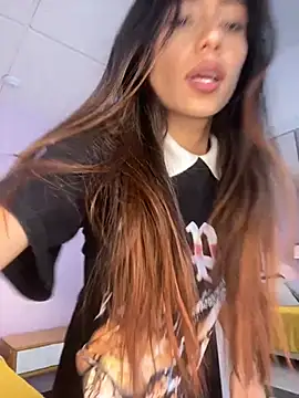 Cataleyaa23 online show from April 2, 8:26 pm