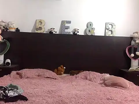 mommy-Milf online show from March 7, 1:45 am