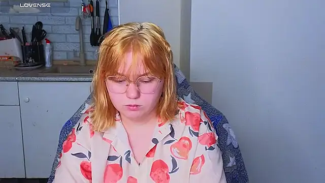 soft focus online show from April 30, 4:52 am