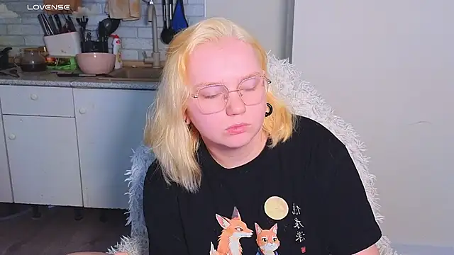 soft focus online show from June 12, 4:54 am