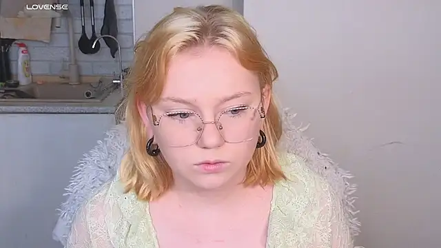 soft focus online show from June 6, 4:50 am