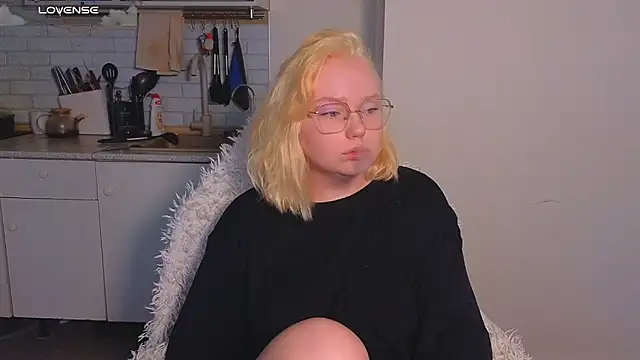 soft focus online show from June 11, 4:53 am