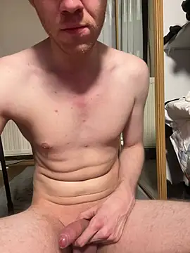 Snapshot of pat_lily chatting on March 1, 8:09 pm pat lily online show from March 1, 8:09 pm