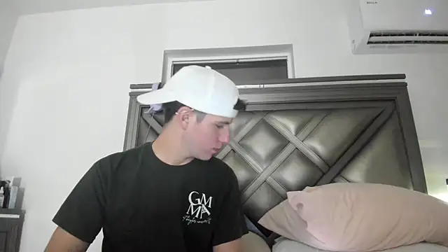 Snapshot of gayndepressed chatting on March 4, 1:13 am gayndepressed online show from March 4, 1:13 am