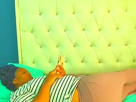 Cuddle Zee online show from March 4, 12:24 pm