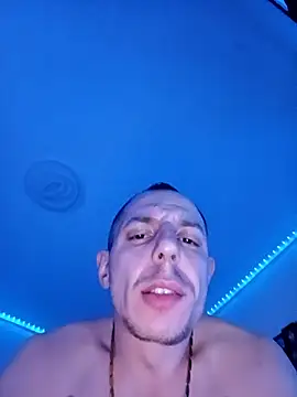 Hugo1993 online show from April 1, 7:44 pm