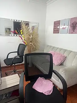 Emi rousse online show from March 25, 12:15 pm