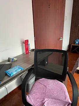 Emi rousse online show from March 18, 12:19 pm