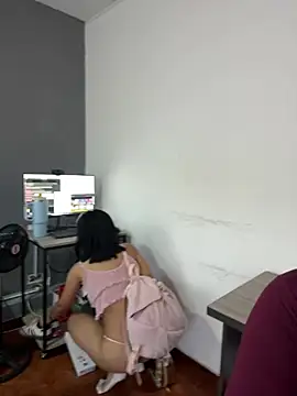 Emi rousse online show from March 17, 12:30 pm