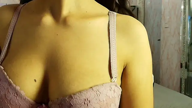 Snapshot of Dolly_boobsy chatting on July 7, 1:36 pm Dolly boobsy online show from July 7, 1:36 pm