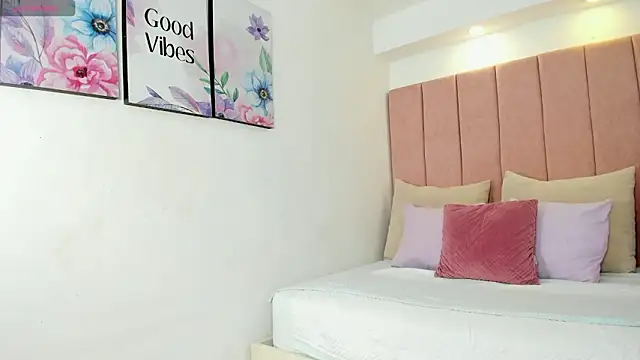 estrellathekk online show from March 26, 11:35 pm