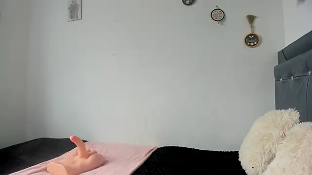 Snapshot of Miranda-cambell chatting on July 9, 9:58 pm Miranda-cambell online show from July 9, 9:58 pm
