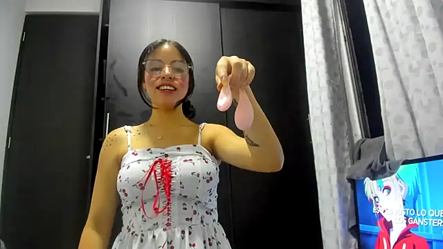 Miranda-cambell online show from June 1, 11:37 pm
