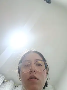 Snapshot of Miranda-cambell chatting on June 11, 2:53 am Miranda-cambell online show from June 11, 2:53 am