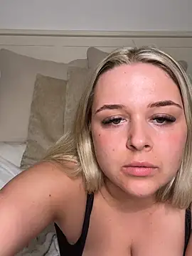 Goldieluxe online show from March 2, 9:33 pm