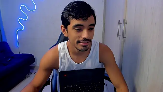 jossi12345j online show from April 12, 1:47 pm