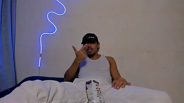 jossi12345j online show from April 8, 2:46 am