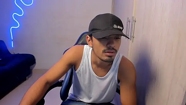 jossi12345j online show from April 10, 4:41 am