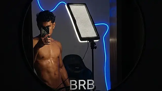 jossi12345j online show from March 25, 1:10 pm