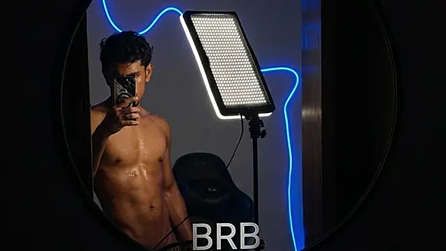 jossi12345j online show from April 4, 2:34 pm