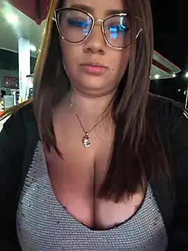 maleja smmith online show from April 11, 5:26 am