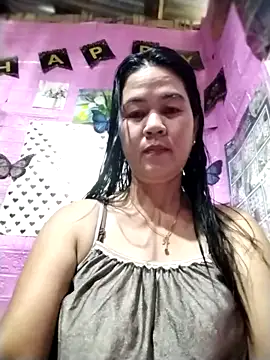 sweet lyn2025 online show from April 22, 1:01 am