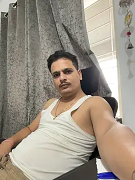 Snapshot of the_guy_u_desire chatting on July 18, 10:46 am the guy u desire online show from July 18, 10:46 am