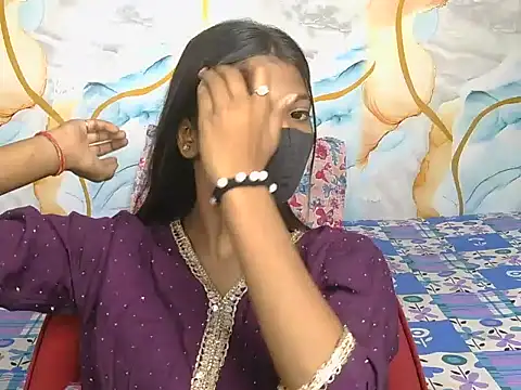 Snapshot of yours-isha chatting on June 14, 4:57 am yours-isha online show from June 14, 4:57 am