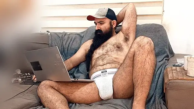 Snapshot of Barba_Negra_Fumador chatting on June 17, 7:13 pm Barba Negra Fumador online show from June 17, 7:13 pm