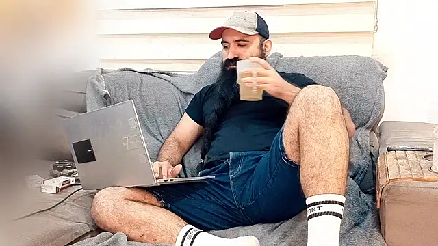 Snapshot of Barba_Negra_Fumador chatting on June 11, 8:17 pm Barba Negra Fumador online show from June 11, 8:17 pm
